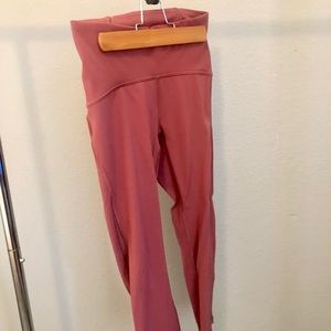 LULULEMON Cropped Pink Leggings